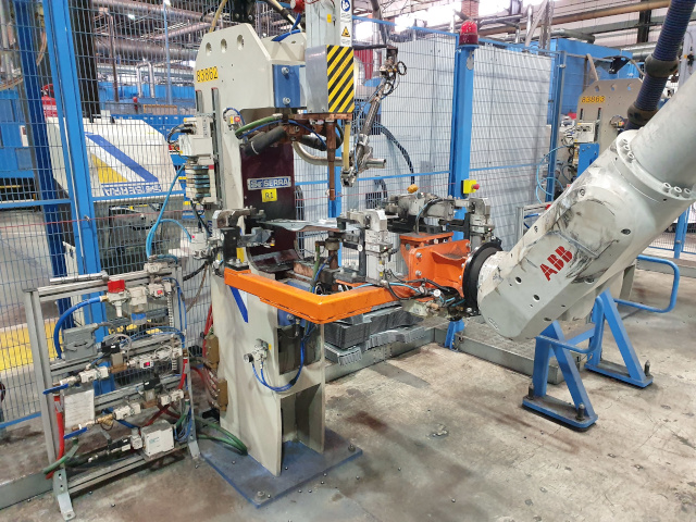 robotic nut welding station